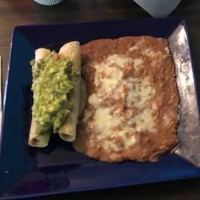 EE. 2 Flautas.
